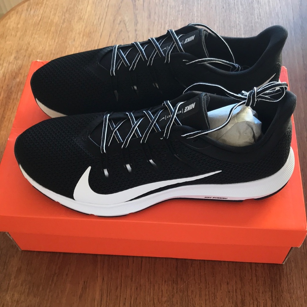 NIB Women’s Nike Quest 2